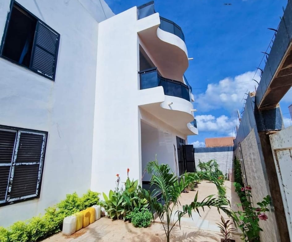 Villa meublée r+1 de plus de 400m2