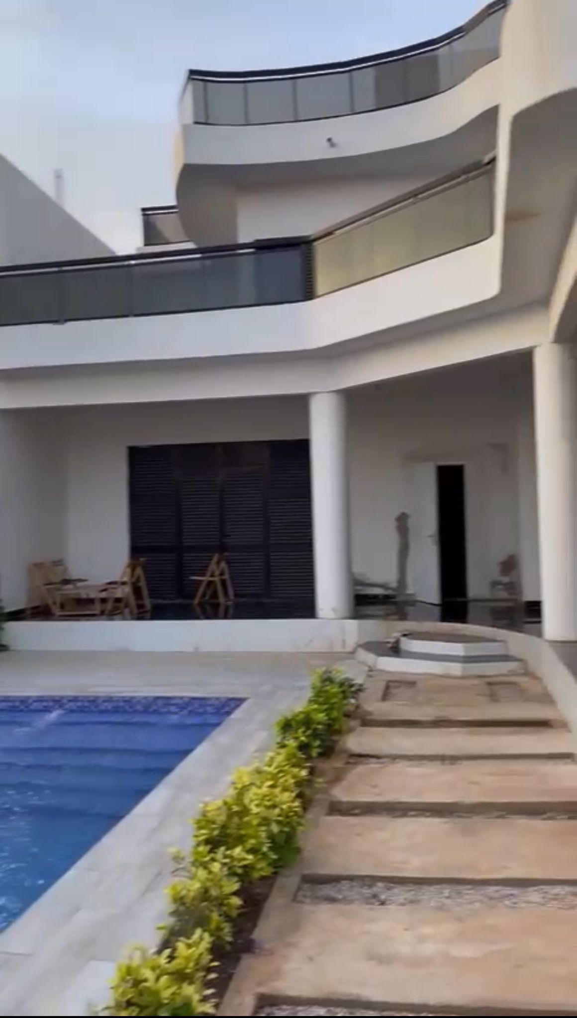 Villa meublée r+1 de plus de 400m2