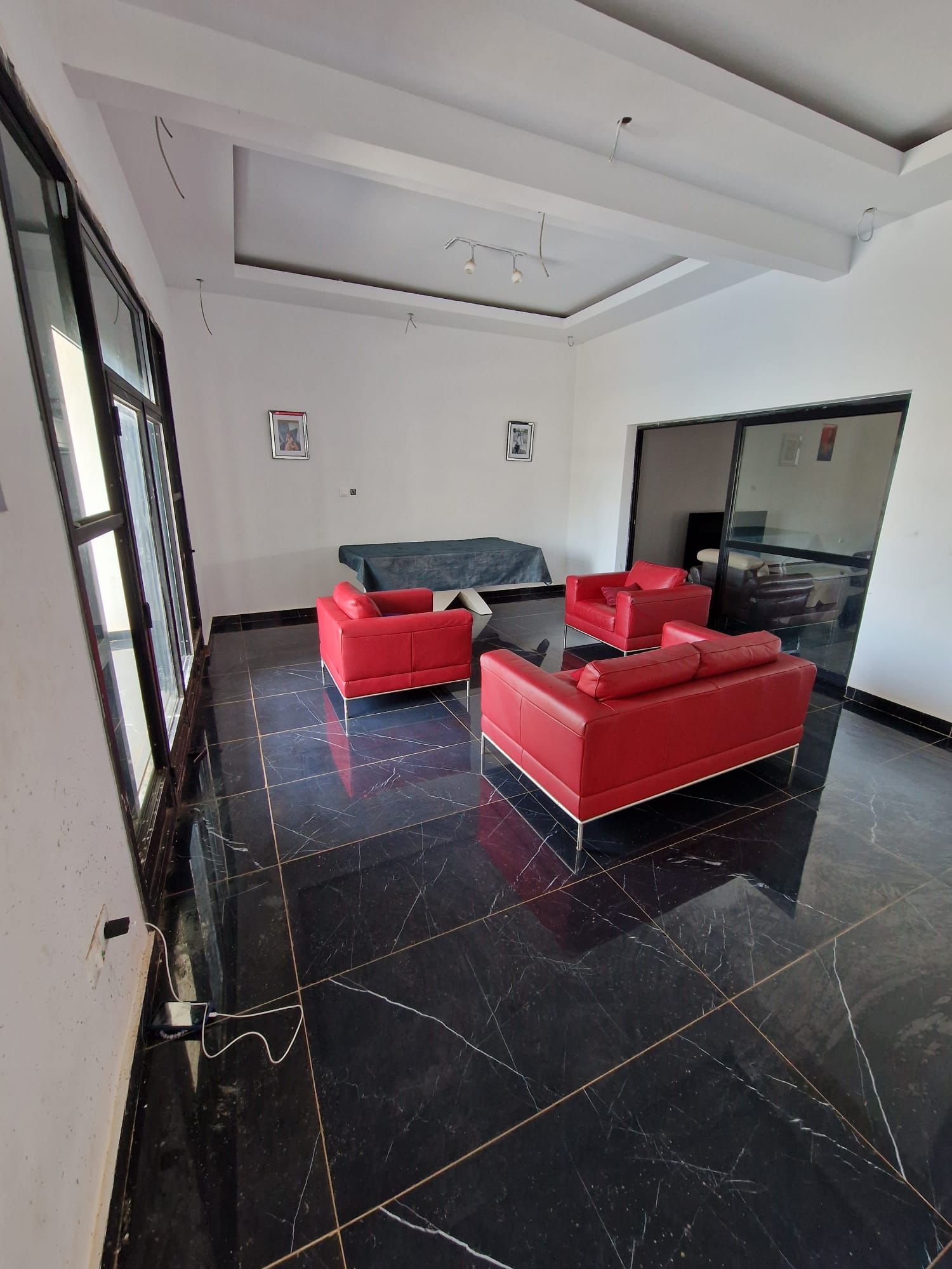 Villa meublée r+1 de plus de 400m2